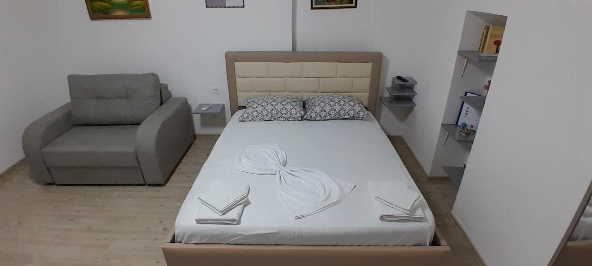 Klent Studio Apartment โปกราเดซ ภายนอก รูปภาพ