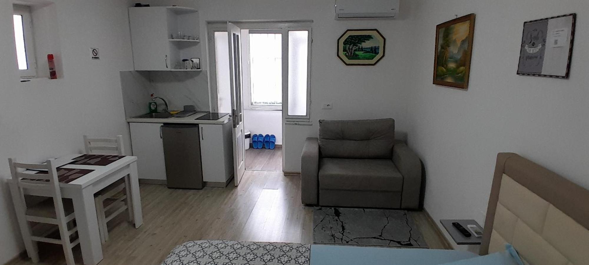 Klent Studio Apartment โปกราเดซ ภายนอก รูปภาพ